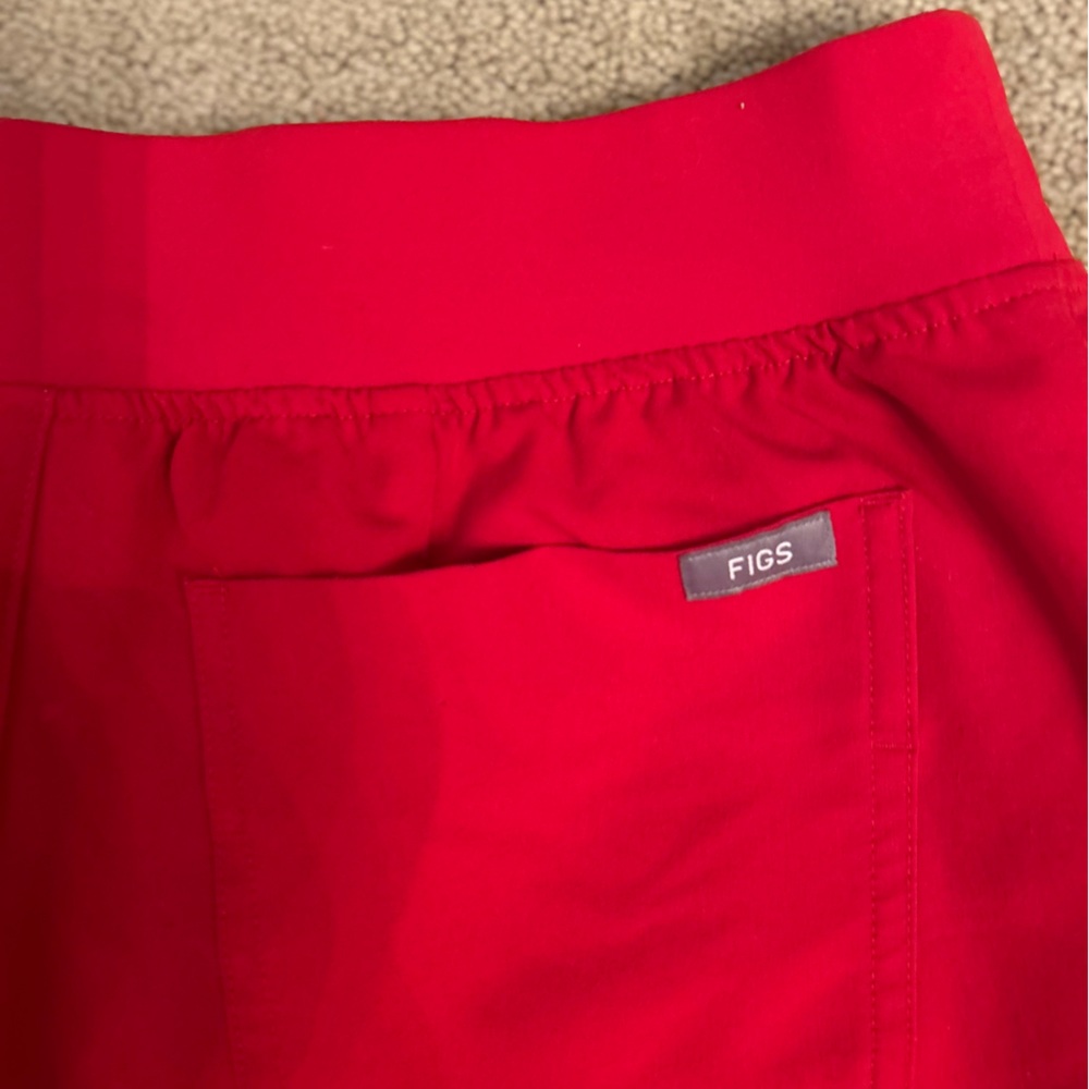 Figs Winning Red Zamora joggers size small petite. - Picture 3 of 5